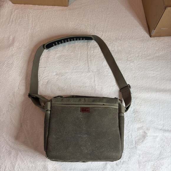 Think Tank Retrospective 10 Pinestone Cotton Canvas Camera Shoulder Bag - Picture 3 of 11